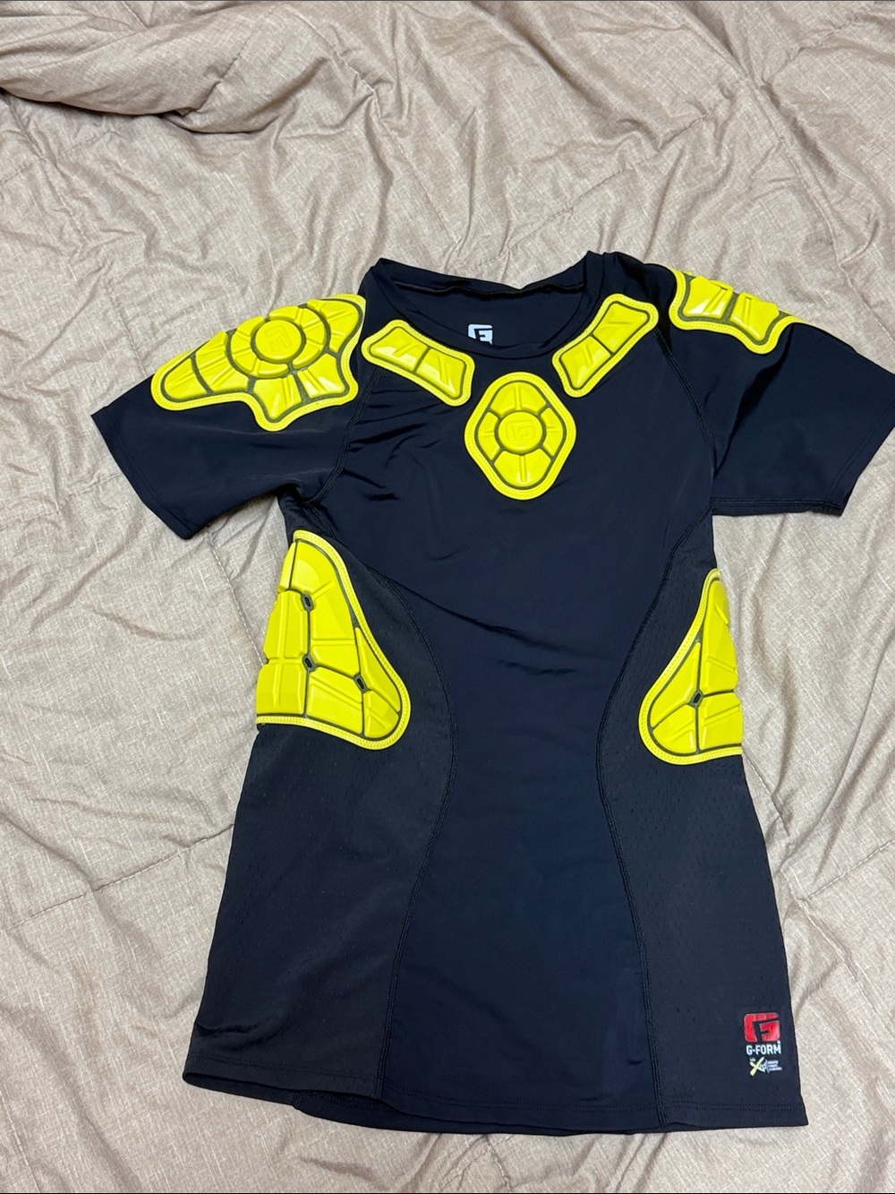 NWOT G-Form Pro-X Women’s Compression Shirt Protection Mtn Biking Soccer Medium